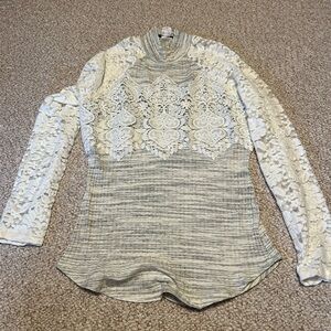 Venus Large Long Sleeve Knit Top - Ivory/Gray
